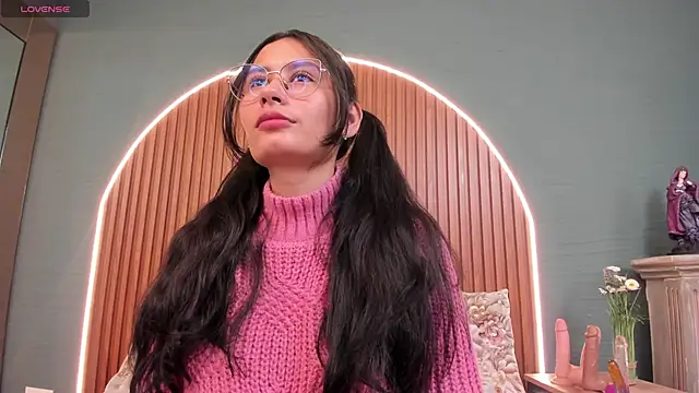 NayeCloud online show from 18, 10, 2025