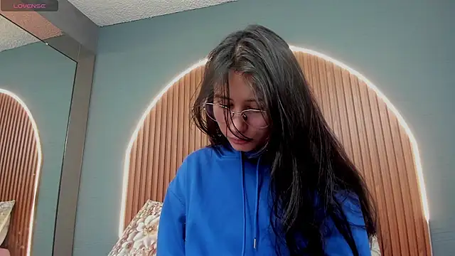 NayeCloud online show from 20, 11, 2025