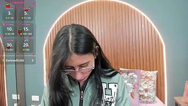 NayeCloud online show from 21, 10, 2025