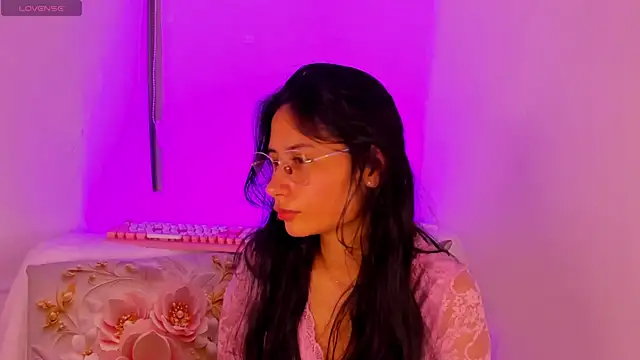 Snapshot of NayeCloud chatting on 27, 2, 2026 NayeCloud online show from 27, 2, 2026