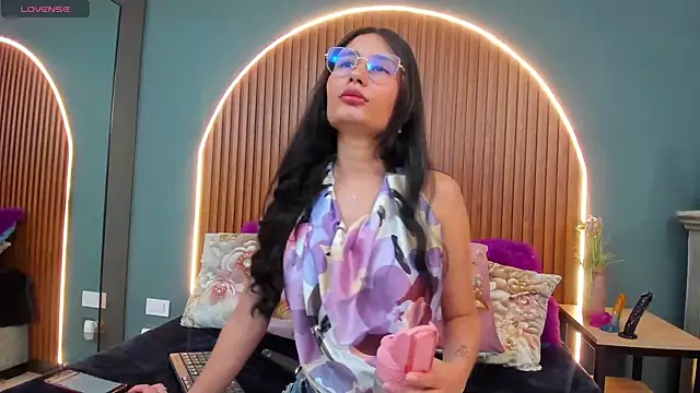 NayeCloud online show from 10, 9, 2025