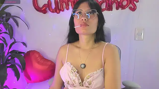 NayeCloud online show from 8, 4, 2026