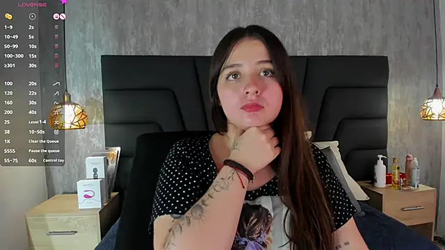 Snapshot of Sabrina_Lennox chatting on 26, 2, 2025 Sabrina Lennox online show from 26, 2, 2025