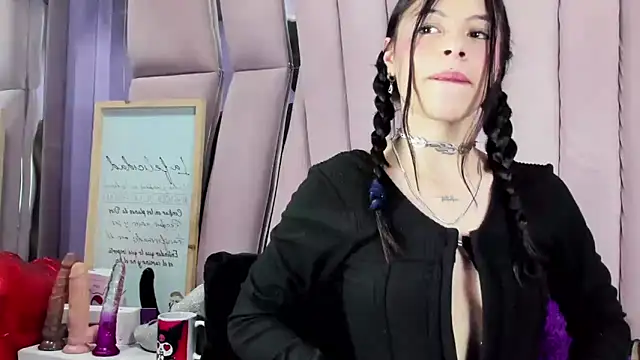 Sasha Petitte online show from 20, 9, 2025