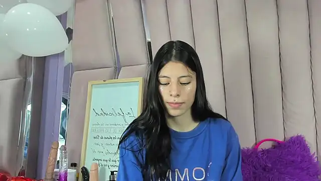 Sasha Petitte online show from 12, 9, 2025