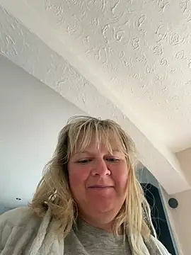 chloefeel online show from 10, 6, 2026