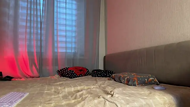 weshycouple online show from 9, 11, 2025