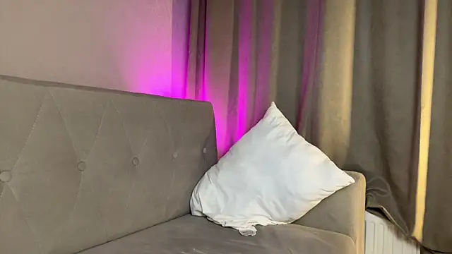 weshycouple online show from 5, 4, 2026