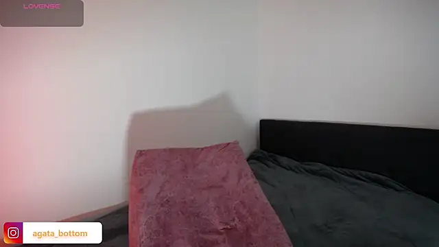 NewAgatha Bolton online show from 27, 11, 2025