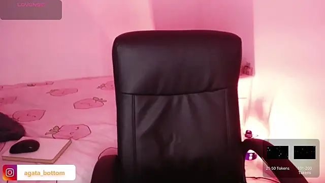 NewAgatha Bolton online show from 13, 4, 2026