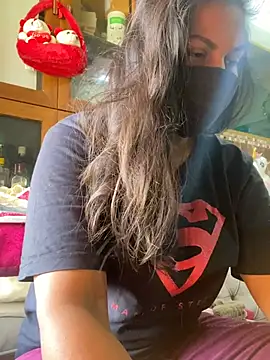 HaaniKaur online show from 16, 4, 2026