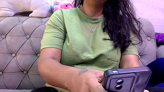 HaaniKaur online show from 25, 3, 2026