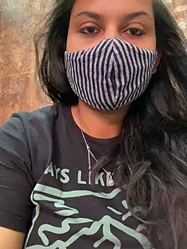 HaaniKaur online show from 4, 3, 2025