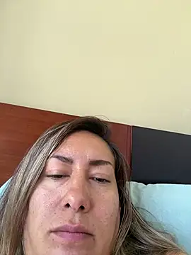 xLadyScarlettx online show from 8, 3, 2025