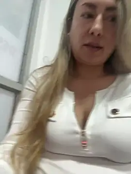 xLadyScarlettx online show from 15, 2, 2025