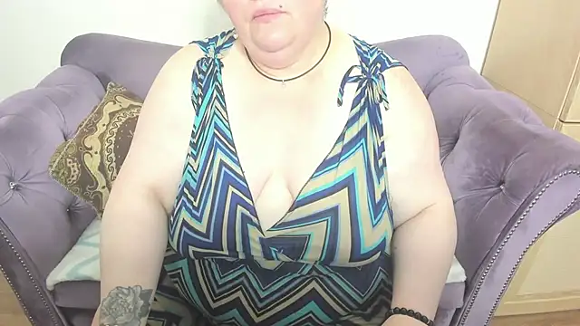 fashiona online show from 8, 11, 2025