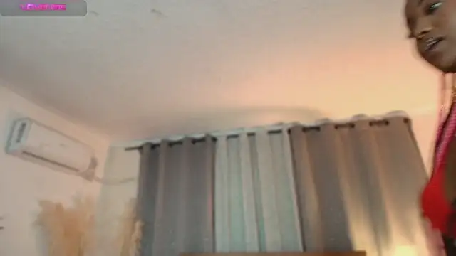 Snapshot of Isaa_Coleman_ chatting on 28, 9, 2025 Isaa Coleman online show from 28, 9, 2025