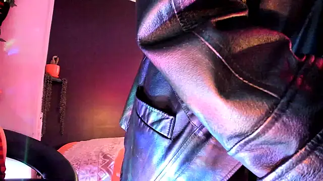 leatherz69 online show from 11, 2, 2025