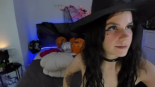 Snapshot of CassieEvans chatting on 26, 10, 2025 CassieEvans online show from 26, 10, 2025