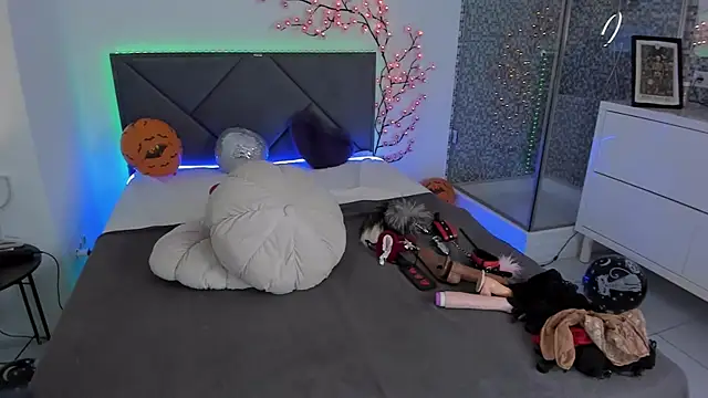 Snapshot of CassieEvans chatting on 24, 11, 2025 CassieEvans online show from 24, 11, 2025