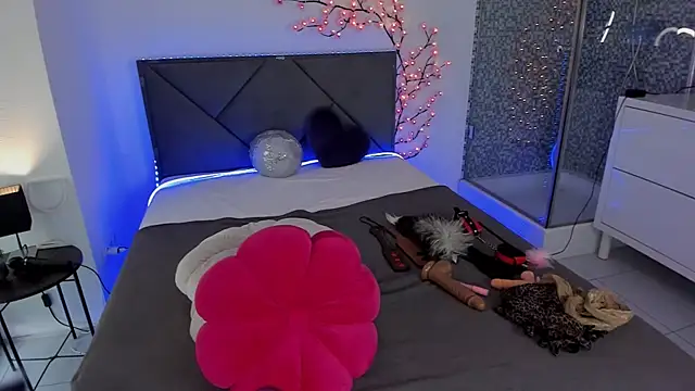 Snapshot of CassieEvans chatting on 3, 10, 2025 CassieEvans online show from 3, 10, 2025