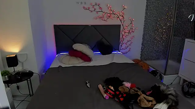 Snapshot of CassieEvans chatting on 27, 11, 2025 CassieEvans online show from 27, 11, 2025