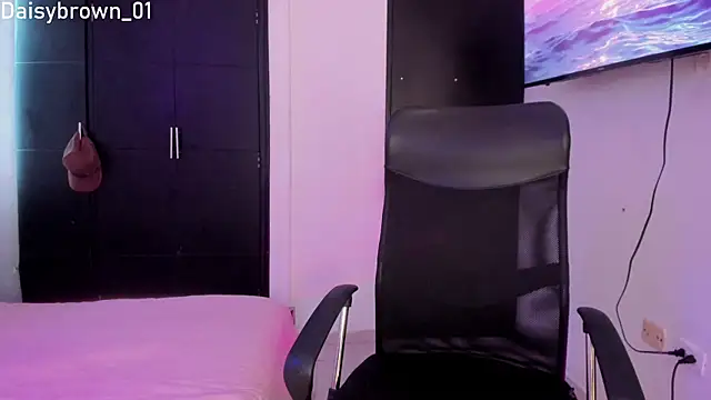 Daisy Brown01 online show from 17, 11, 2025