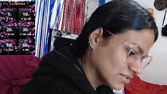 SweetAlmaa online show from 27, 10, 2025