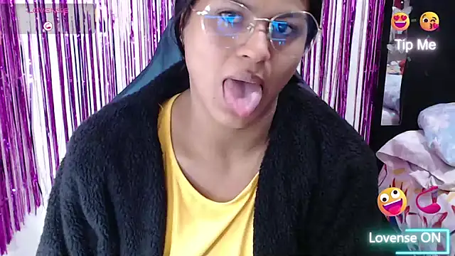 SweetAlmaa online show from 9, 3, 2026