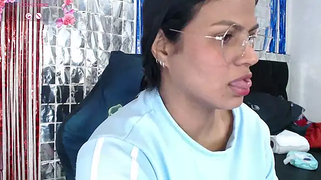 SweetAlmaa online show from 4, 10, 2025