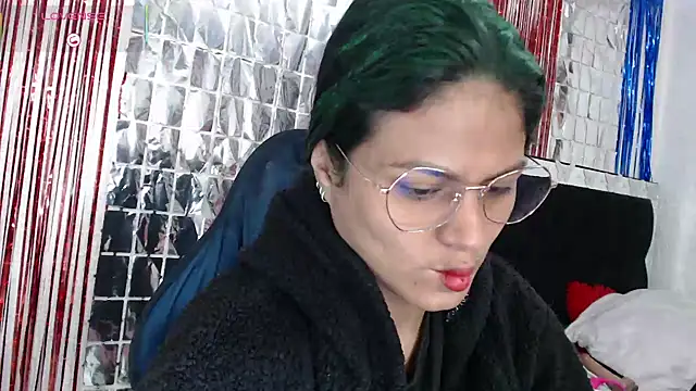 SweetAlmaa online show from 2, 11, 2025