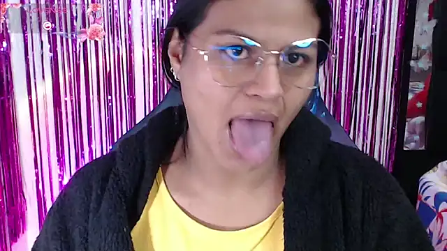 SweetAlmaa online show from 6, 2, 2026