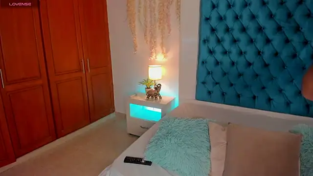 ohrianagibson online show from 15, 4, 2026