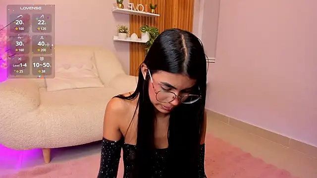 Snapshot of Isa_little4u chatting on 7, 11, 2025 Isa little4u online show from 7, 11, 2025