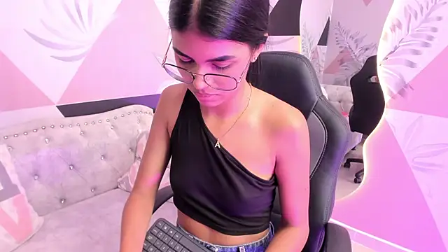 Snapshot of Isa_little4u chatting on 11, 3, 2025 Isa little4u online show from 11, 3, 2025