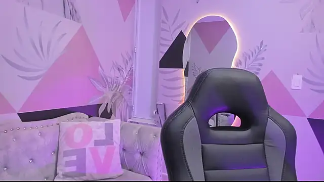 Snapshot of Isa_little4u chatting on 18, 3, 2025 Isa little4u online show from 18, 3, 2025