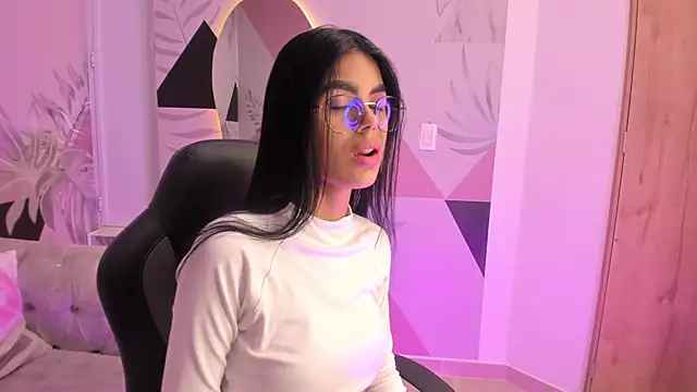 Snapshot of Isa_little4u chatting on 7, 3, 2025 Isa little4u online show from 7, 3, 2025