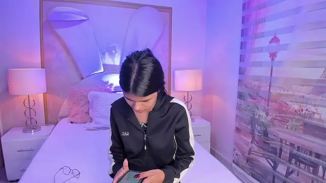 Snapshot of Isa_little4u chatting on 30, 10, 2025 Isa little4u online show from 30, 10, 2025