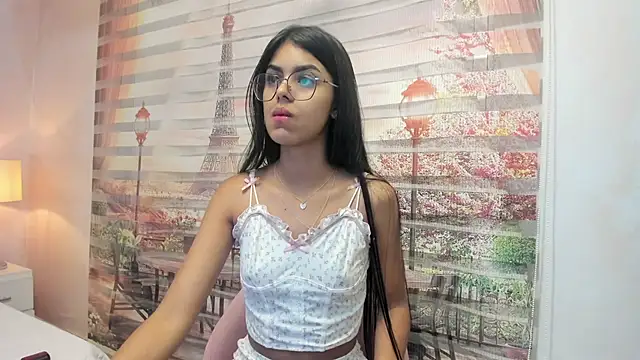 Snapshot of Isa_little4u chatting on 17, 10, 2025 Isa little4u online show from 17, 10, 2025