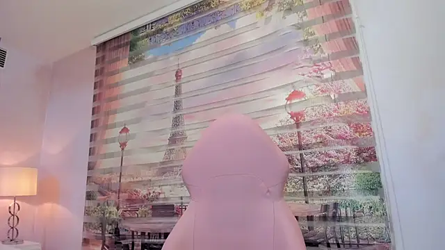 Snapshot of Isa_little4u chatting on 15, 10, 2025 Isa little4u online show from 15, 10, 2025