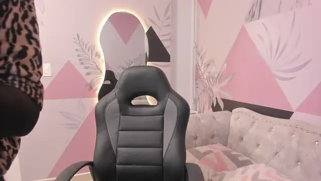 Snapshot of Isa_little4u chatting on 21, 3, 2025 Isa little4u online show from 21, 3, 2025