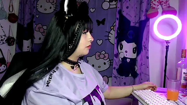 lussyevans24 online show from 7, 2, 2026