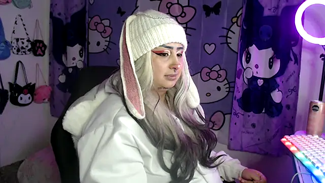 lussyevans24 online show from 17, 9, 2025