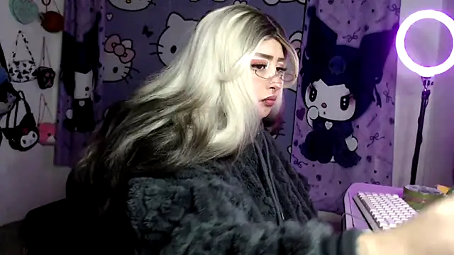 lussyevans24 online show from 4, 4, 2026