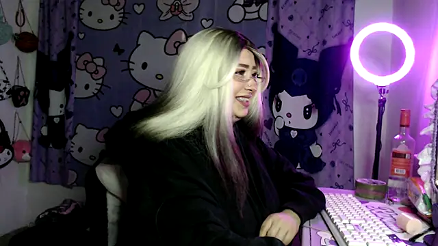 lussyevans24 online show from 10, 4, 2026