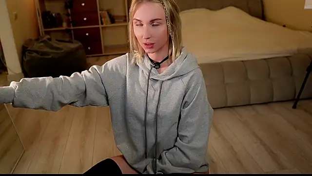 blondy room online show from 27, 10, 2025