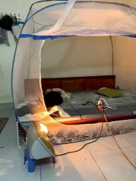 Snapshot of PussyWet_ chatting on 7, 11, 2025 PussyWet online show from 7, 11, 2025