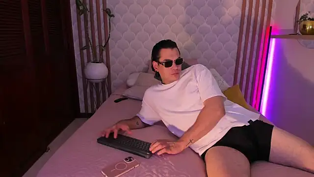 PamelaReall online show from 30, 10, 2025