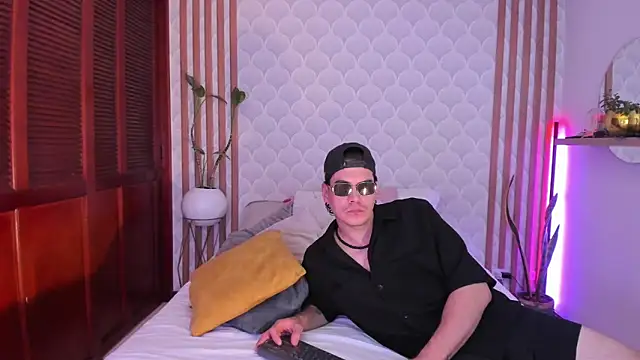 PamelaReall online show from 6, 10, 2025