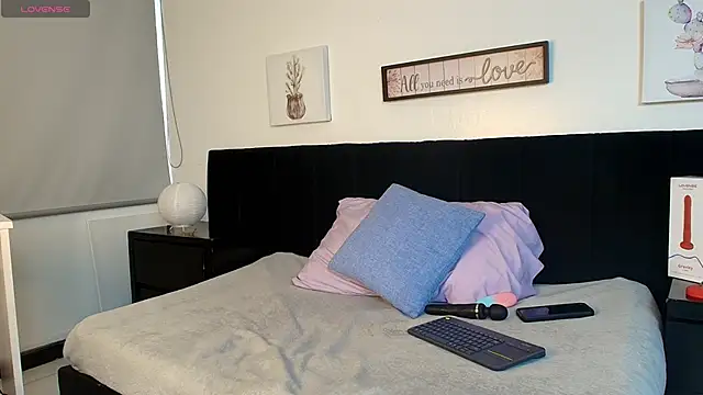 Natasha Kinski online show from 19, 3, 2025